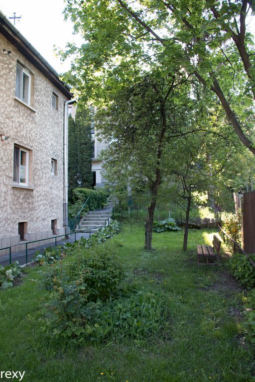 Chic Apartment Брашов Екстериор снимка
