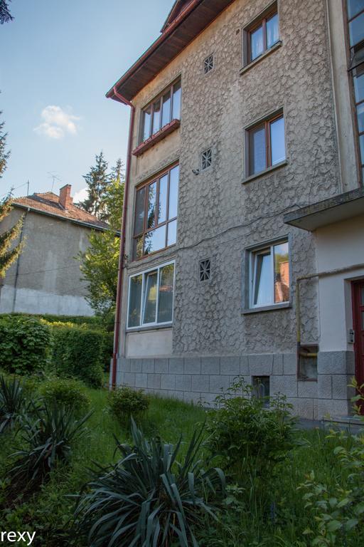 Chic Apartment Брашов Екстериор снимка