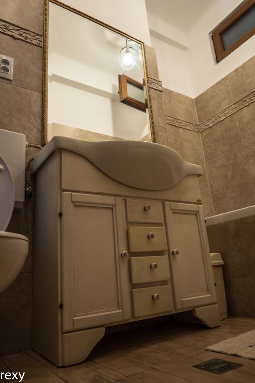 Chic Apartment Брашов Екстериор снимка