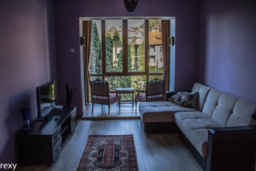 Chic Apartment Брашов Екстериор снимка
