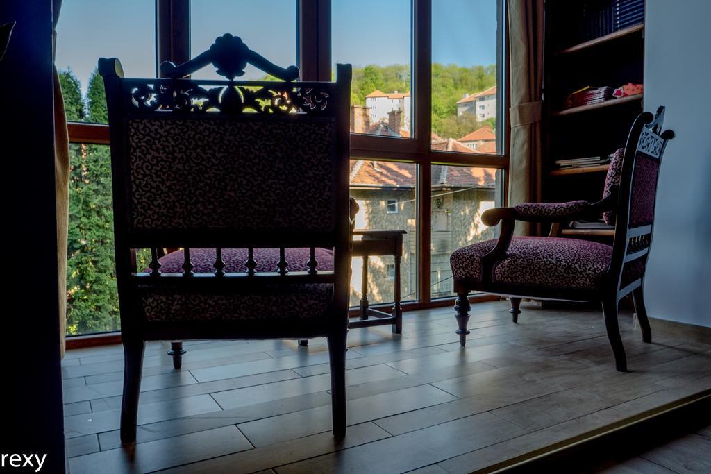 Chic Apartment Брашов Екстериор снимка