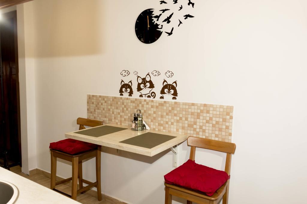 Chic Apartment Брашов Екстериор снимка