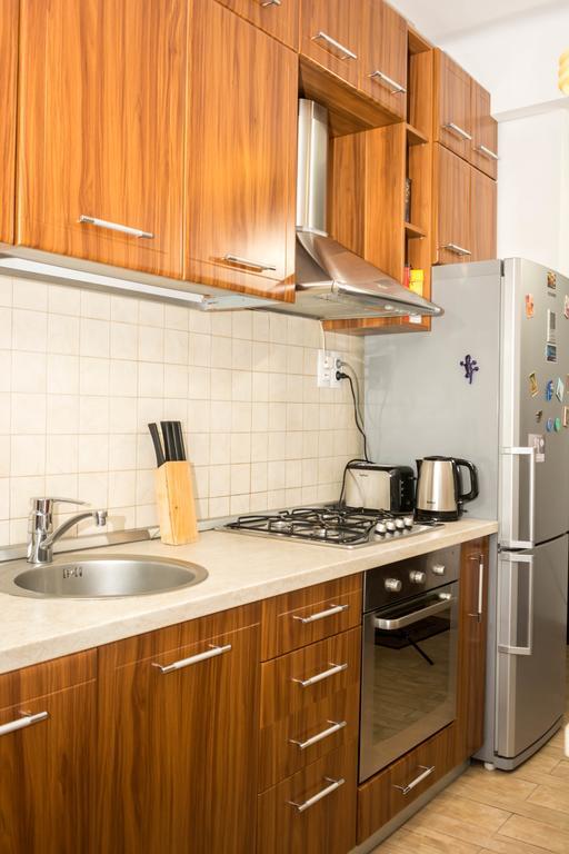 Chic Apartment Брашов Екстериор снимка