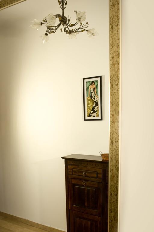 Chic Apartment Брашов Екстериор снимка
