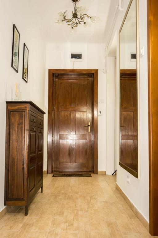 Chic Apartment Брашов Екстериор снимка